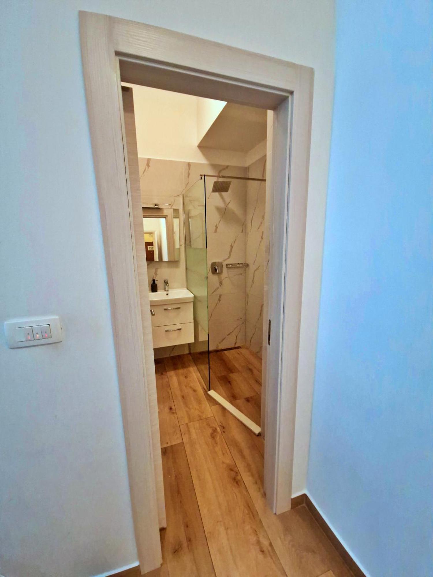 Lola'S Place Rijeka Bagian luar foto