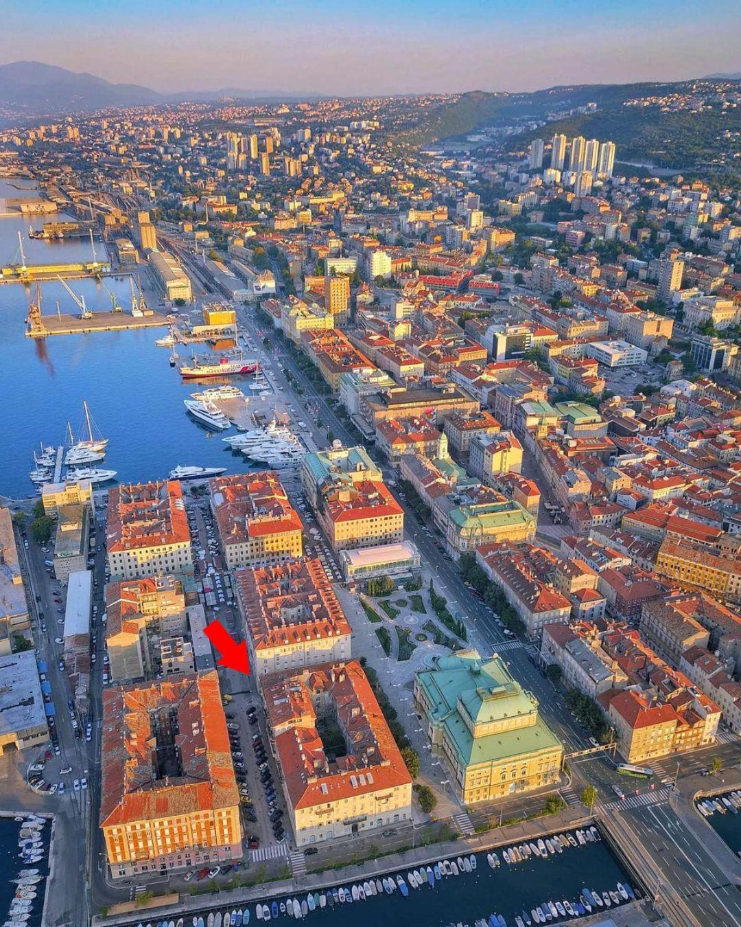 Lola'S Place Rijeka Bagian luar foto