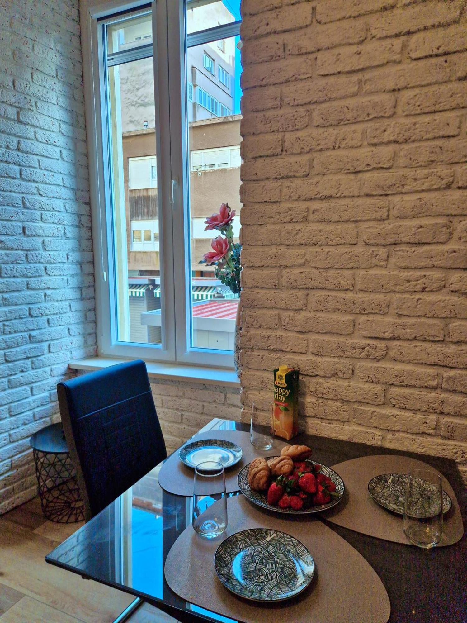 Lola'S Place Rijeka Bagian luar foto
