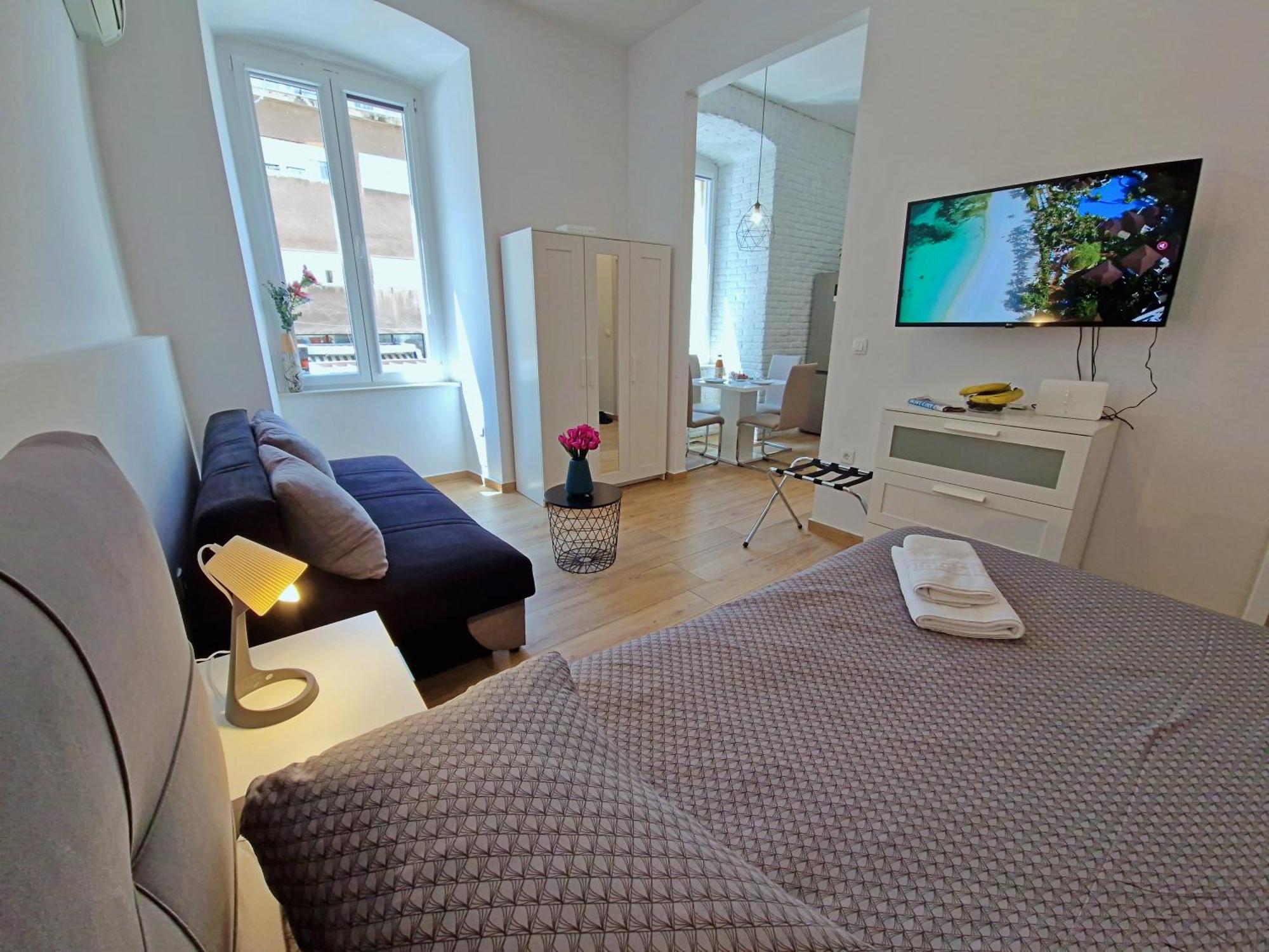 Lola'S Place Rijeka Bagian luar foto