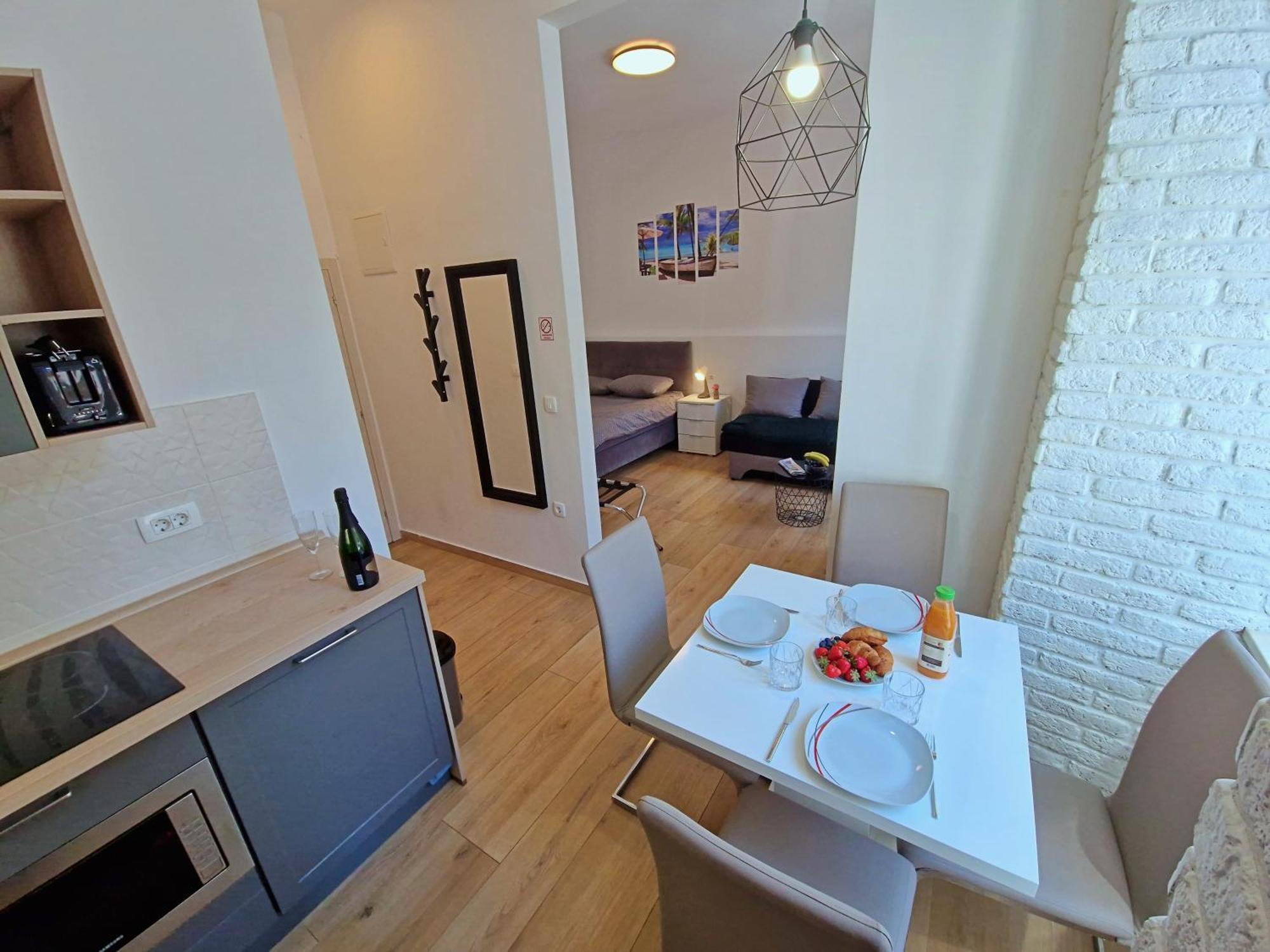 Lola'S Place Rijeka Bagian luar foto